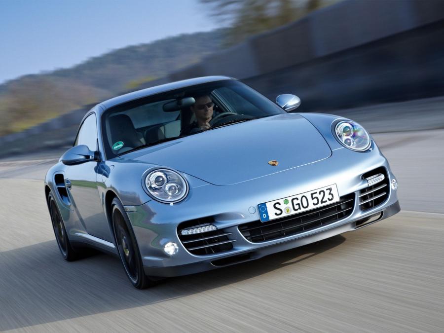  Porsche 911 Turbo S 2010 года  (фото 16 из 31)
